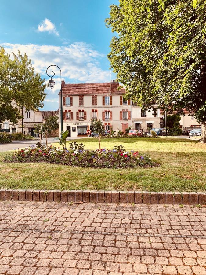 Joli appartement à Lamorlaye avec parking gratuit Exterior foto