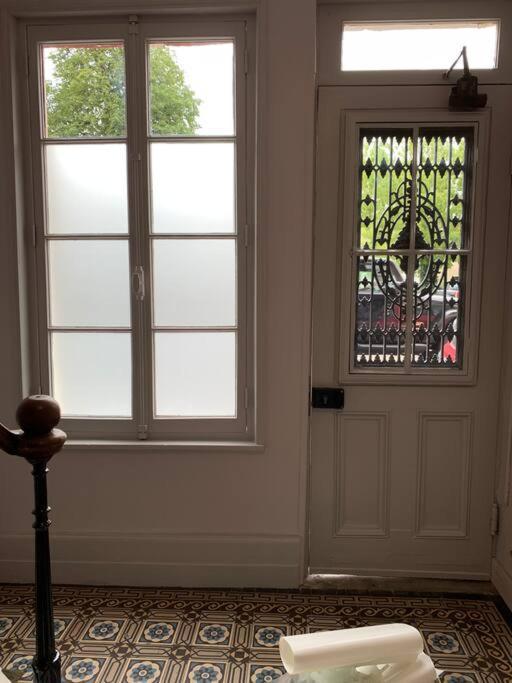 Joli appartement à Lamorlaye avec parking gratuit Exterior foto